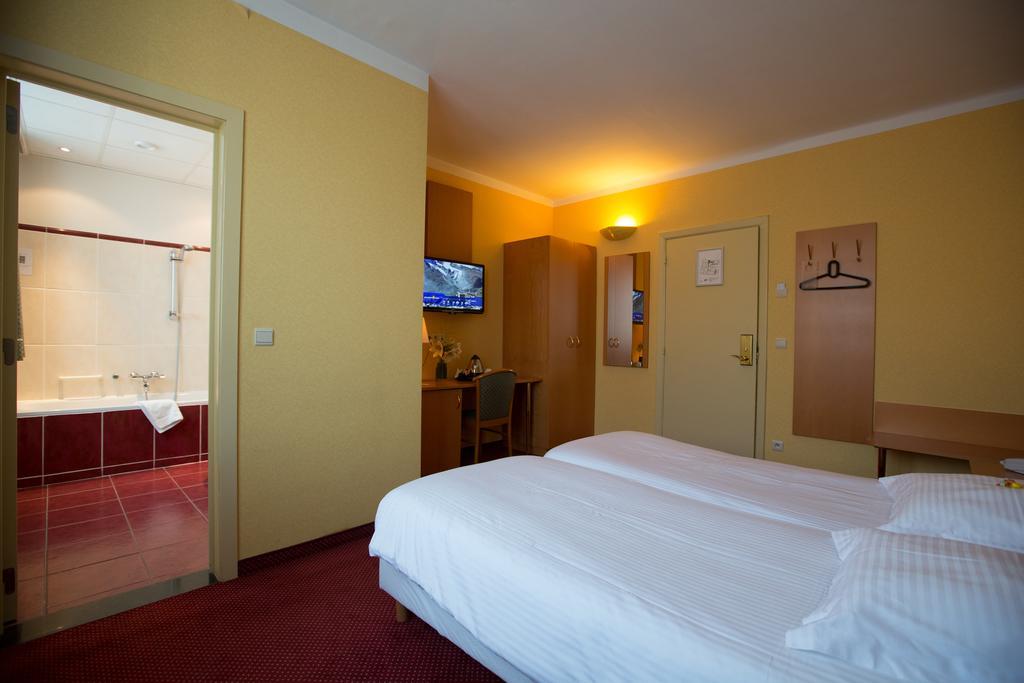 Albion Hotel Ypres Habitación foto